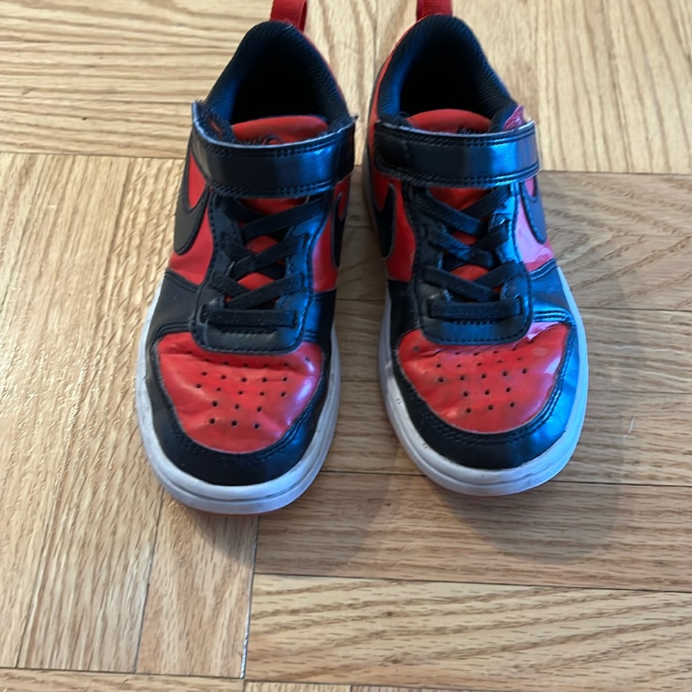 Nike court low top kids 10.5